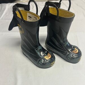 Western Chief - Kids Black and Yellow Batman Rain Boots with capes